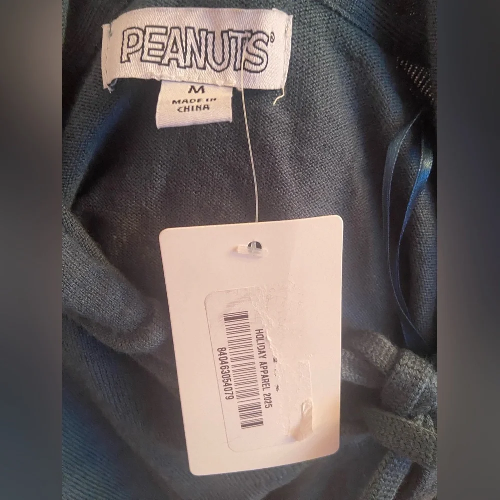 Peanuts Women's Green Embroidered Hooded Lightweight Sweater w/ Snoopy NWT!! - Picture 5 of 6